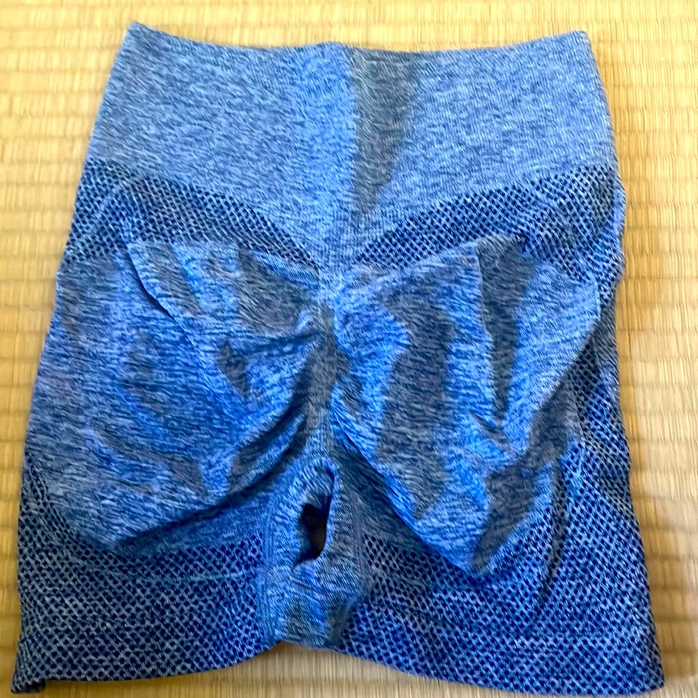 Cute blue gym bike shorts!